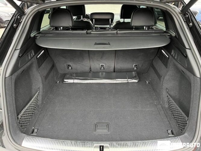 Audi SQ5 58 interauto-car