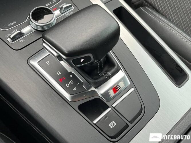 Audi SQ5 52 interauto-car