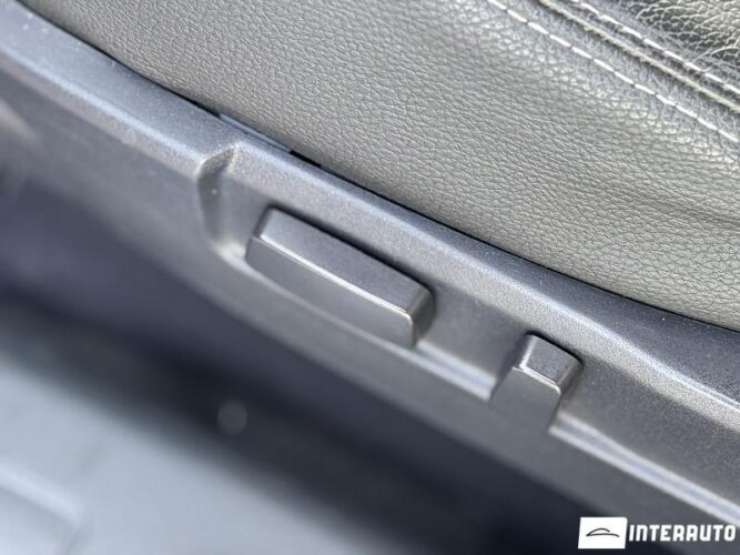 Mitsubishi Outlander 39 interauto-car