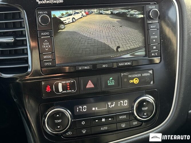 Mitsubishi Outlander 44 interauto-car