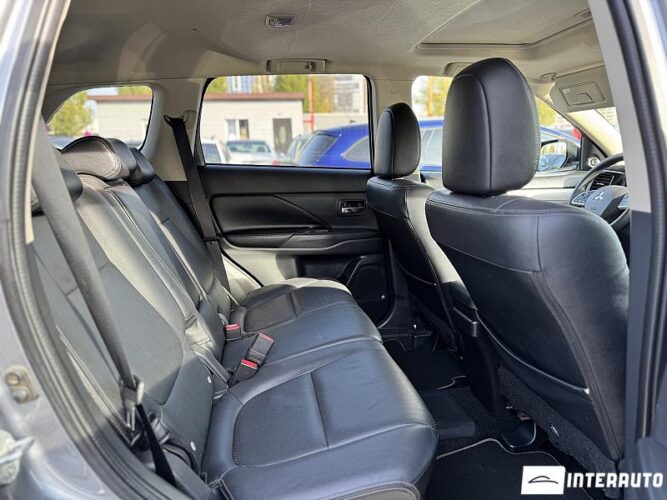 Mitsubishi Outlander 50 interauto-car