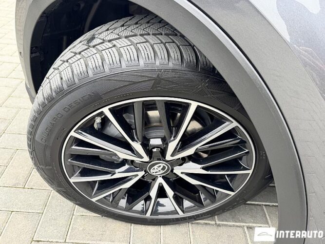 Toyota C-HR 47 interauto-car