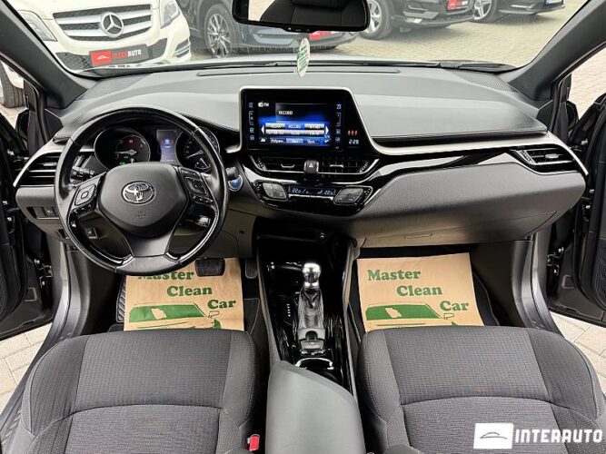 Toyota C-HR 36 interauto-car