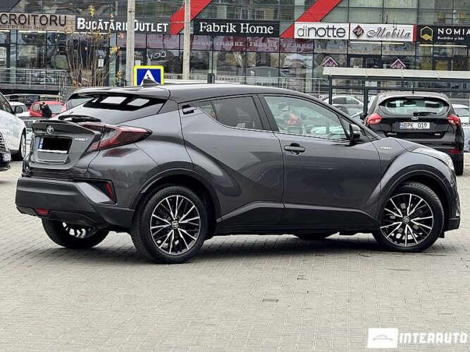 Toyota C-HR 33 interauto-car