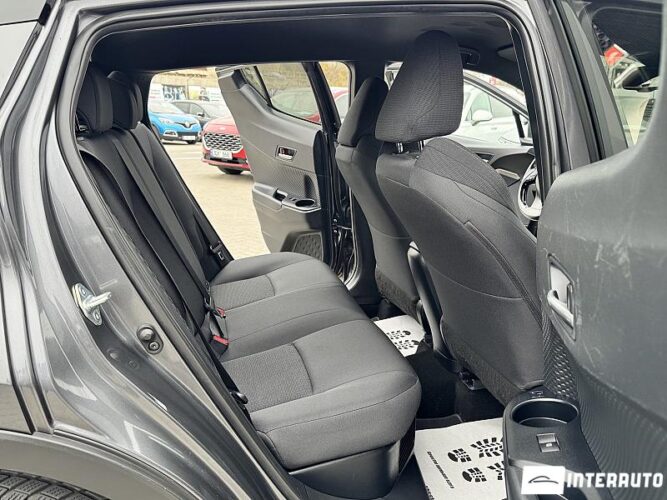 Toyota C-HR 43 interauto-car