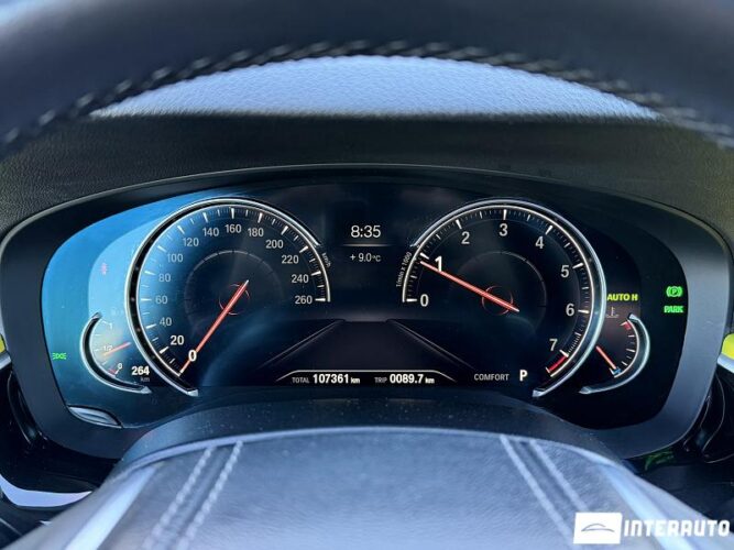 BMW 530 38 interauto-car