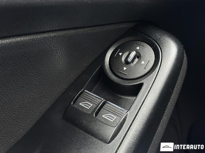 Ford Fiesta 32 interauto-car