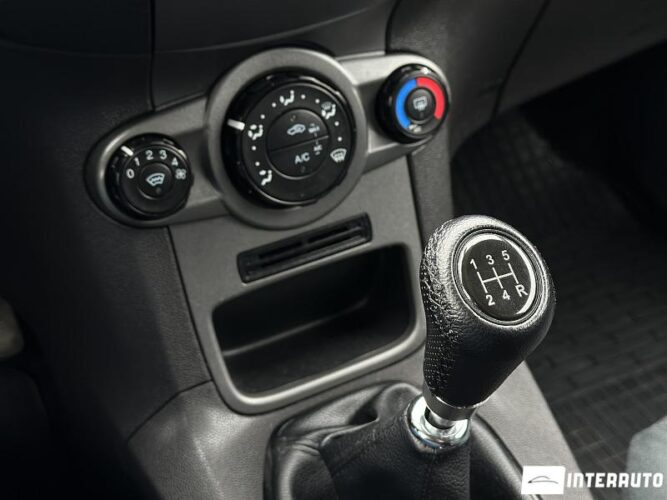 Ford Fiesta 37 interauto-car