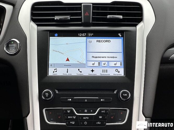 Ford Mondeo 40 interauto-car