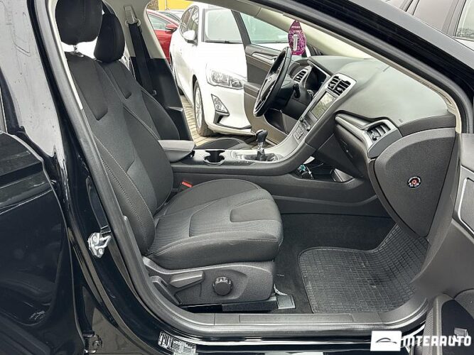 Ford Mondeo 47 interauto-car