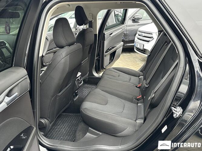 Ford Mondeo 44 interauto-car