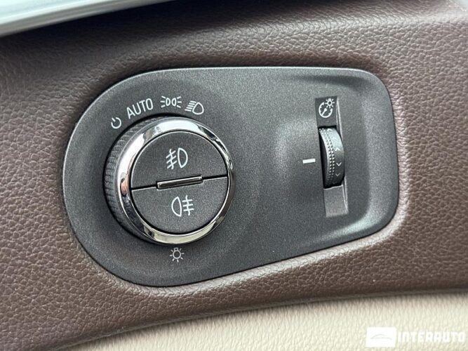 Cadillac SRX 56 interauto-car