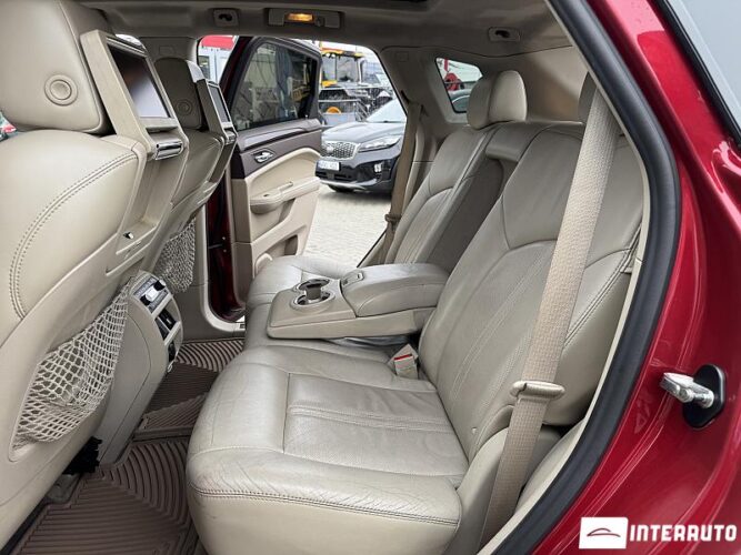 Cadillac SRX 50 interauto-car