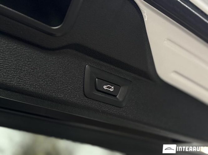 BMW X5 4.0e 36 interauto-car