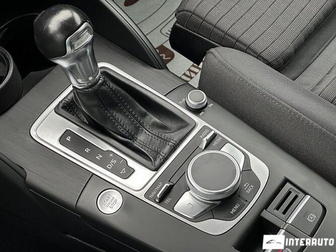 Audi A3 E-tron 42 interauto-car