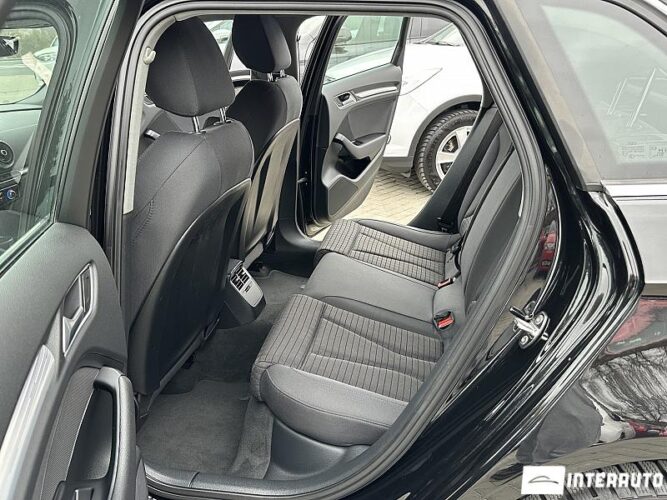 Audi A3 E-tron 43 interauto-car