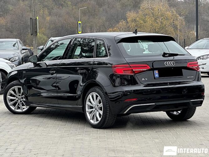 Audi A3 E-tron 34 interauto-car