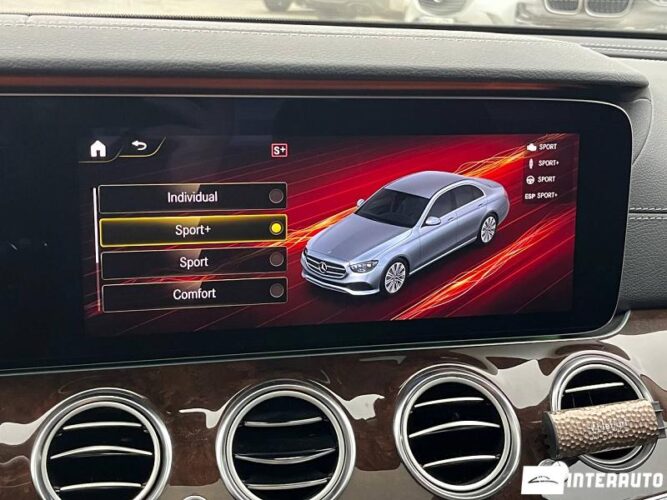 Mercedes E 300e 40 interauto-car
