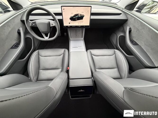 Tesla Model 3 43 interauto-car