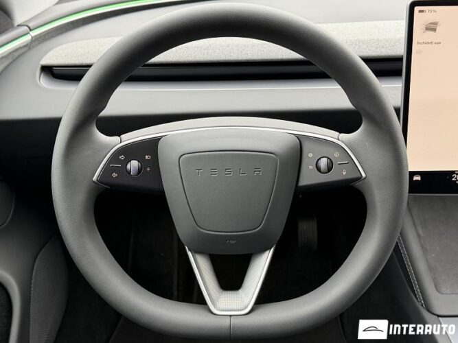 Tesla Model 3 42 interauto-car