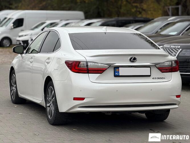 Lexus ES 300h 33 interauto-car
