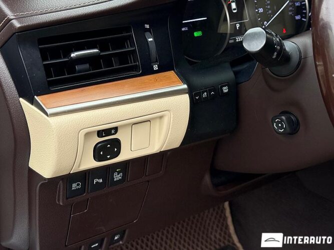 Lexus ES 300h 39 interauto-car