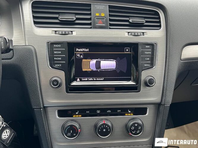 Volkswagen Golf 39 interauto-car