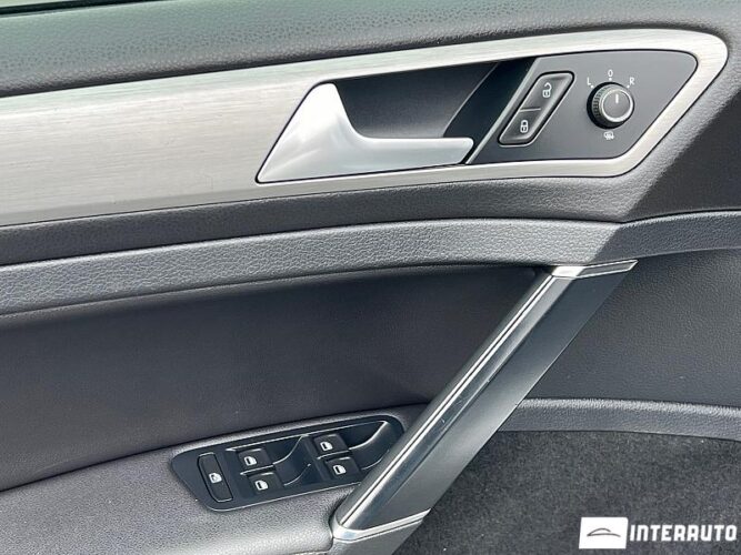 Volkswagen Golf 42 interauto-car