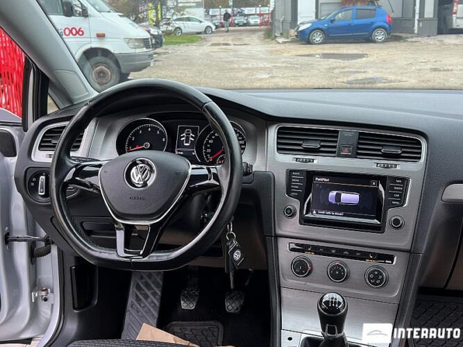 Volkswagen Golf 37 interauto-car