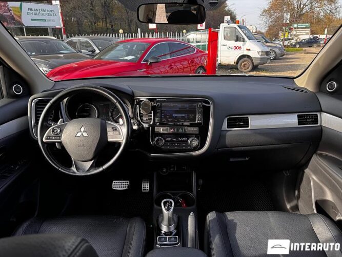 Mitsubishi Outlander 39 interauto-car