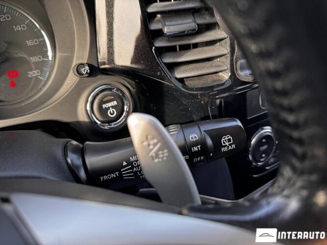 Mitsubishi Outlander 47 interauto-car