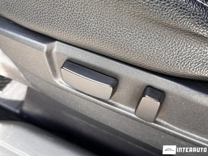 Mitsubishi Outlander 44 interauto-car