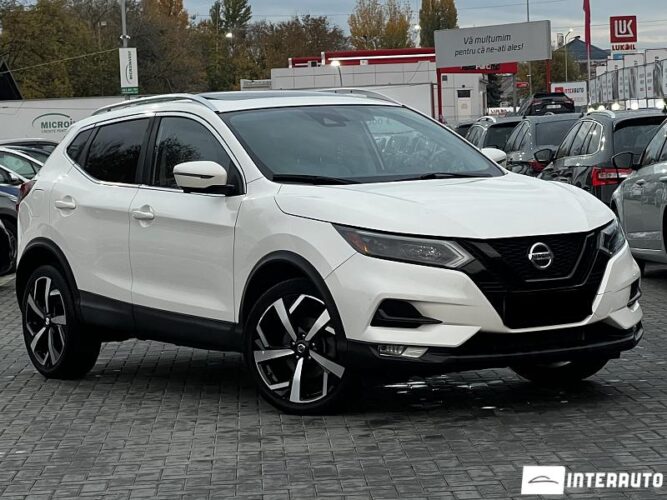 Nissan Rogue 33 interauto-car
