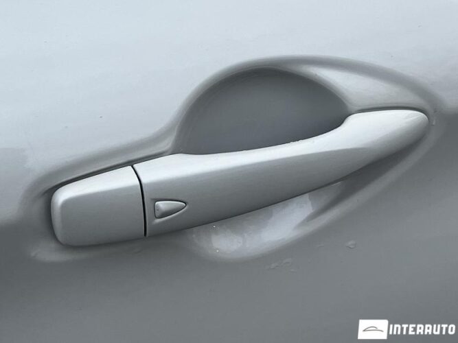 Nissan Rogue 50 interauto-car