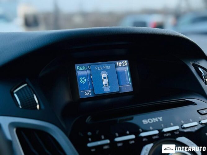 Ford Focus 37 interauto-car