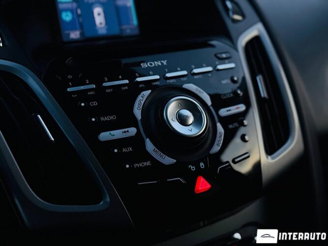 Ford Focus 38 interauto-car