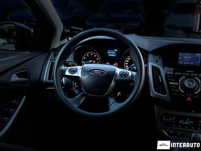 Ford Focus 34 interauto-car