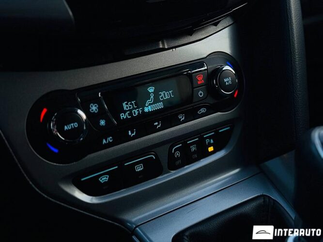 Ford Focus 39 interauto-car