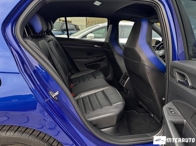 Volkswagen Golf R 42 interauto-car