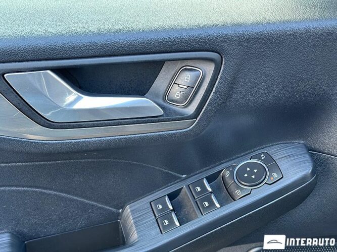 Ford Kuga 48 interauto-car