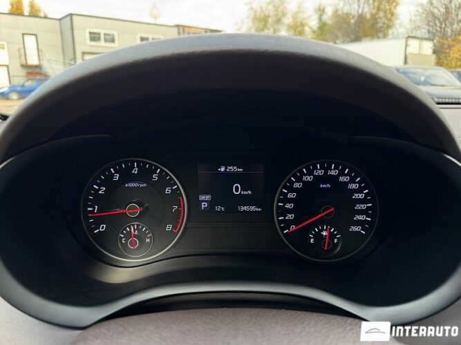 Kia Stinger 37 interauto-car