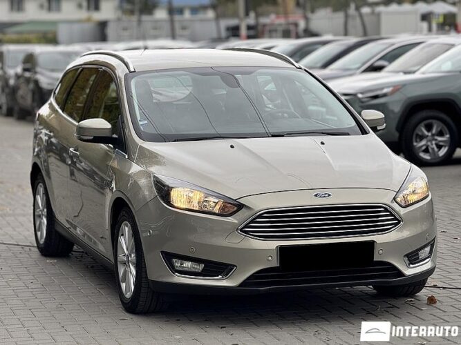 Ford Focus 32 interauto-car