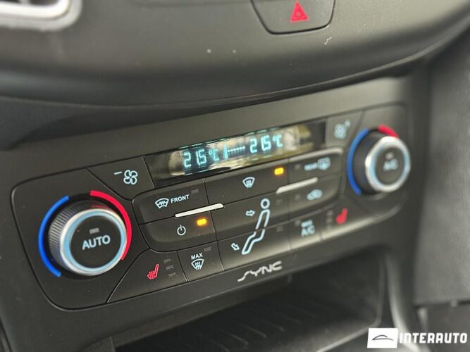 Ford Focus 43 interauto-car