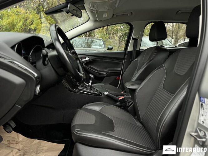 Ford Focus 37 interauto-car