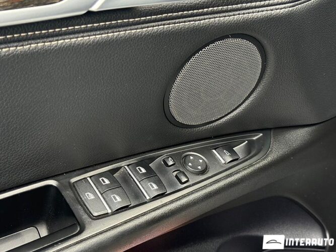 BMW X5 4.0D 36 interauto-car