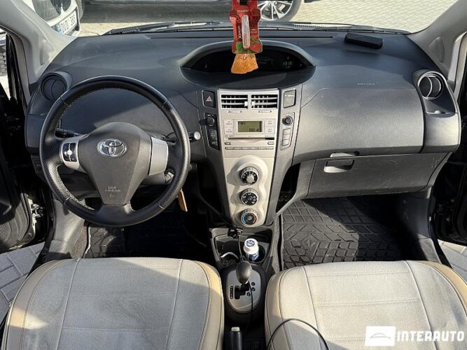Toyota Yaris 32 interauto-car