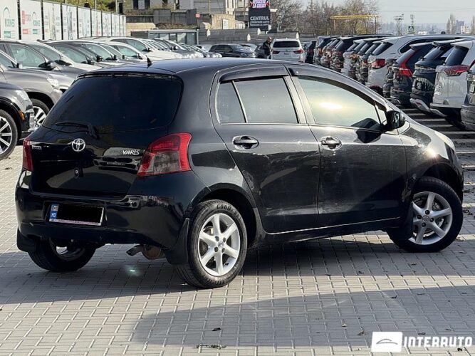 Toyota Yaris 29 interauto-car