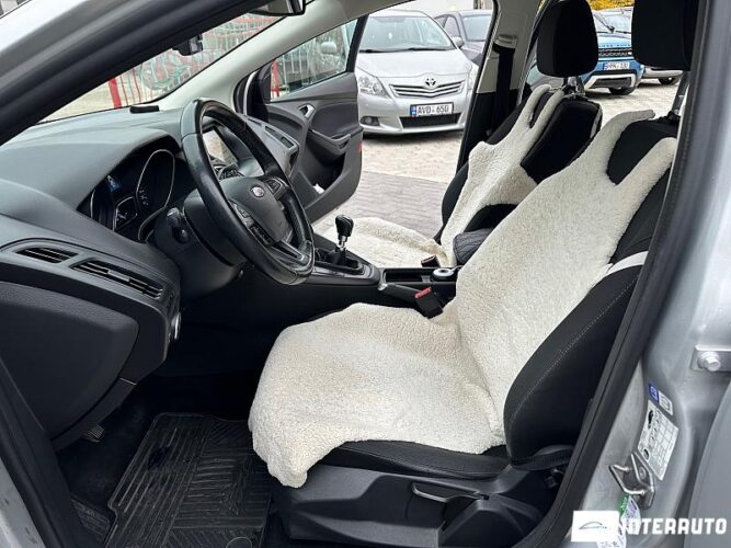 Ford Focus 35 interauto-car