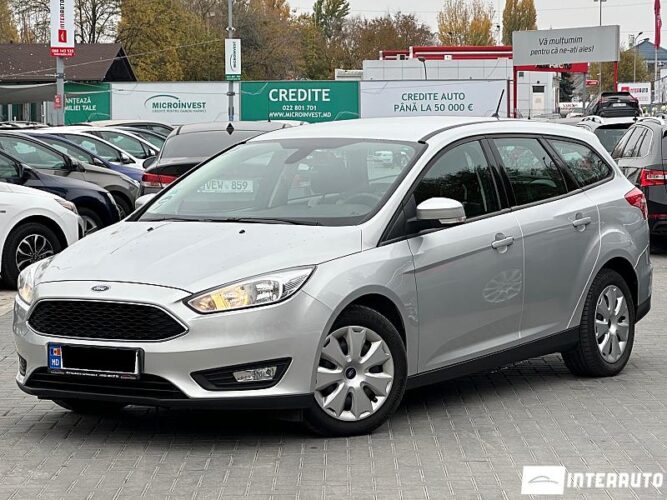 Ford Focus 30 interauto-car
