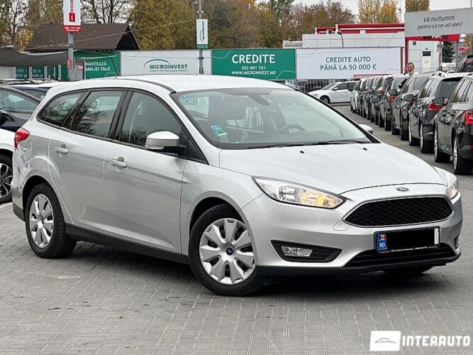 Ford Focus 33 interauto-car